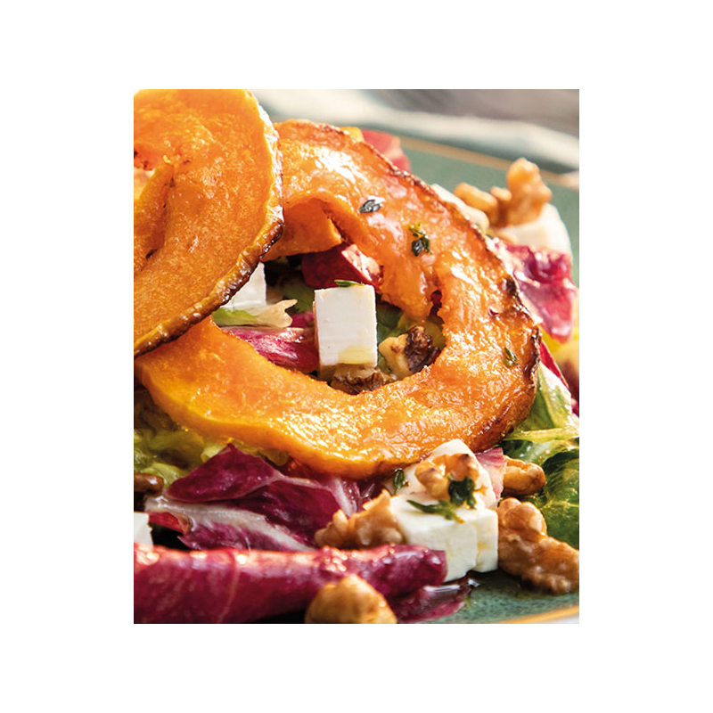 Herbstlicher Salat mit gebackenem Mini-Kürbis