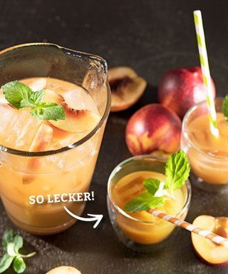 Sommerliche Steinobst Bowle