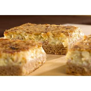 Zwiebelkuchen mit Schinkenspeck